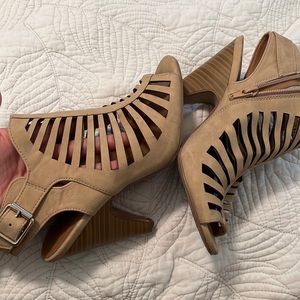 Tan Heels